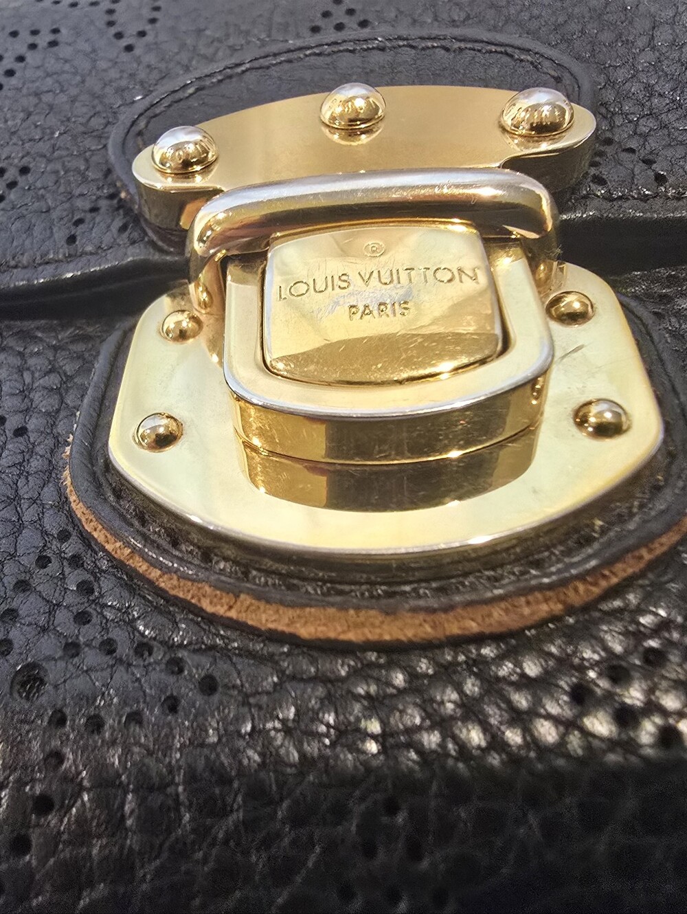 AUTHENTIC Louis Vuitton Long Wallet – Classic Flap & Clasp – Amelia Mahina-black - Picture 5 of 11